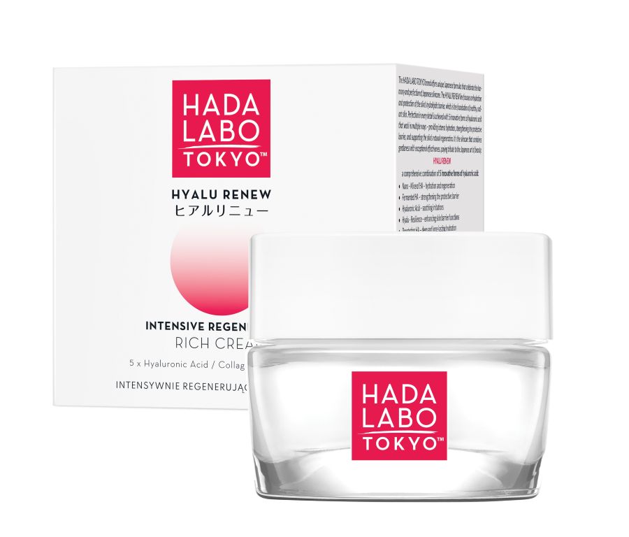 Jesienno-zimowa pielęgnacja to nie chwilowy trend, lecz odpowiedź na rzeczywiste potrzeby skóry. Po lecie cera często jest przesuszona, ma nierówny koloryt i potrzebuje regeneracji. Teraz stawiamy na odbudowę, wyrównanie kolorytu, redukcję przebarwień i przywrócenie naturalnego blasku. Dlaczego pielęgnacja sezonowa ma znaczenie Skóra zmienia się wraz z porami roku – latem potrzebuje lekkich formuł, a jesienią i zimą wymaga odżywienia, ochrony i regeneracji. Zimne powietrze, wiatr, ogrzewanie i mniejsza wilgotność powodują, że traci nawilżenie i elastyczność. Dlatego jesienno-zimowa pielęgnacja powinna być bogatsza, wieloetapowa i skupiona na odbudowie bariery hydrolipidowej. Warstwowa pielęgnacja – klucz do sukcesu Podstawą jesiennej rutyny jest oczyszczanie, złuszczanie i intensywne nawilżanie. Warto włączyć do codziennej pielęgnacji delikatne kwasy lub enzymy, które usuną martwy naskórek i przygotują skórę na przyjęcie składników aktywnych. Kolejny krok to serum i bogaty krem nawilżający. Szukaj składników takich jak: kwas hialuronowy – intensywnie nawilża i poprawia elastyczność, niacynamid – rozjaśnia i wzmacnia barierę skóry, prebiotyki – wspierają mikrobiom, peptydy – ujędrniają i poprawiają kondycję skóry. Kosmetyki, które warto włączyć do jesiennej pielęgnacji Kompleksowa regeneracja Serum z fermentem ryżowym i beta-glukanem głęboko nawilża i wzmacnia skórę, przywracając jej naturalny blask. Prebiotyki wspierają mikrobiom, a peptydy ryżowe wygładzają i uelastyczniają. Wypróbuj: YOSKINE JAPAN PURE RICE INFUSION Ryżowe Serum Do Twarzy, 69,99 zł/30 ml Kwas hialuronowy x 5 Bogaty krem z pięcioma formami kwasu hialuronowego oraz kolagenem i masłem shea skutecznie regeneruje i odżywia cerę. Wypróbuj: HADA LABO TOKYO HYALU RENEW Intensywnie regenerujący krem, 69,99 zł/50 ml Modelujący owal twarzy Krem liftingujący z LIFT-UP COMPLEX napina skórę, poprawia kontur twarzy i redukuje zmarszczki. Wypróbuj: PERFECTA SKIN MAŁGORZATA KOŻUCHOWSKA Krem 40+, 39,99 zł/50 ml Złoty blask Luksusowy peeling z 24-karatowym złotem i olejem z róży wygładza, nawilża i rozświetla skórę. Wypróbuj: PERFECTA 24K GOLD & ROSE OIL Luksusowy peeling, 16,99 zł/75 g Świeże spojrzenie Krem liftingujący pod oczy z kofeiną, witaminą C i peptydami wygładza zmarszczki, rozświetla i redukuje cienie. Wypróbuj: PERFECTA LIFT 3-V Krem pod oczy, 28,99 zł/15 ml Technologia liftingująca Zaawansowany krem YOSKINE GLOBAL LIFT z biopolimerową mikrosiateczką działa jak wielowymiarowy lifting – natychmiast napina i długotrwale ujędrnia skórę. Wypróbuj: YOSKINE GLOBAL LIFT Krem na dzień, 199,99 zł/50 ml FAQ – pielęgnacja sezonowa jesienią i zimą Czy naprawdę trzeba zmieniać kosmetyki na zimę? Tak – chłód, ogrzewanie i brak słońca wpływają na kondycję skóry. Jesienią warto sięgnąć po bogatsze, regenerujące formuły. Jak często złuszczać skórę jesienią? Wystarczy 1–2 razy w tygodniu. Regularne złuszczanie poprawia wchłanianie składników aktywnych i przyspiesza regenerację. Czy latem i zimą można stosować te same sera i kremy? Nie zawsze. Latem dominują lekkie, żelowe formuły, zimą natomiast warto postawić na odżywcze, ochronne kremy z masłami i olejami. Jak chronić skórę przed zimnem? Używaj kremów z lipidami i ceramidami, które tworzą barierę ochronną i zapobiegają utracie wilgoci.